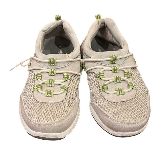 3 for $30! Easy street sport light grey slip on shoes - Picture 8 of 9